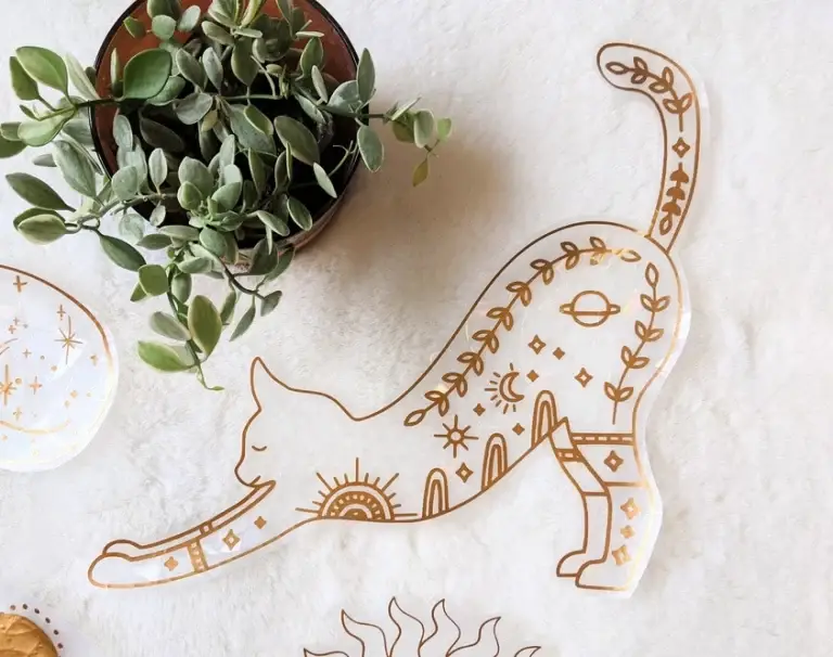 Sticker attrape soleil en forme de chat pour créer des arcs en ciel